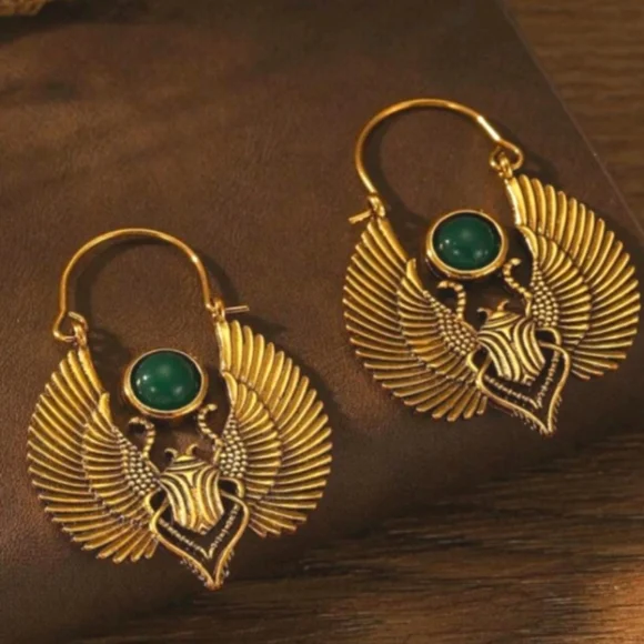 GREEN ONYX BRASS SCARAB EARRINGS - EGYPTIAN RALISMAN INSECT JEWELRY - Picture 3 of 4